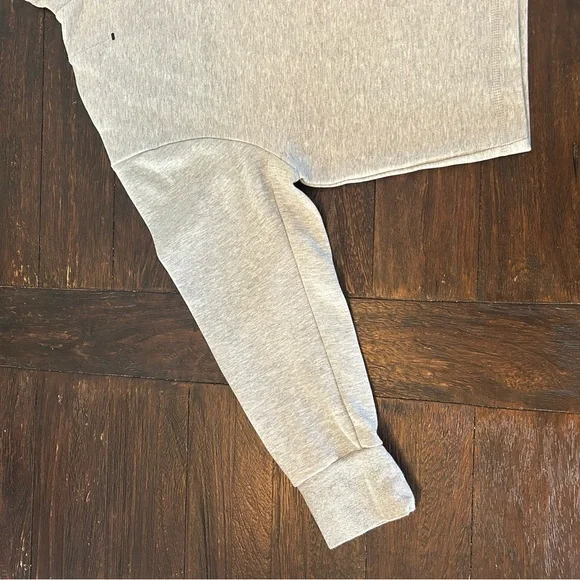 Nike Sportswear Tech Fleece Women's Oversized Turtleneck Sweatshirt - Light Gray - Picture 12 of 15